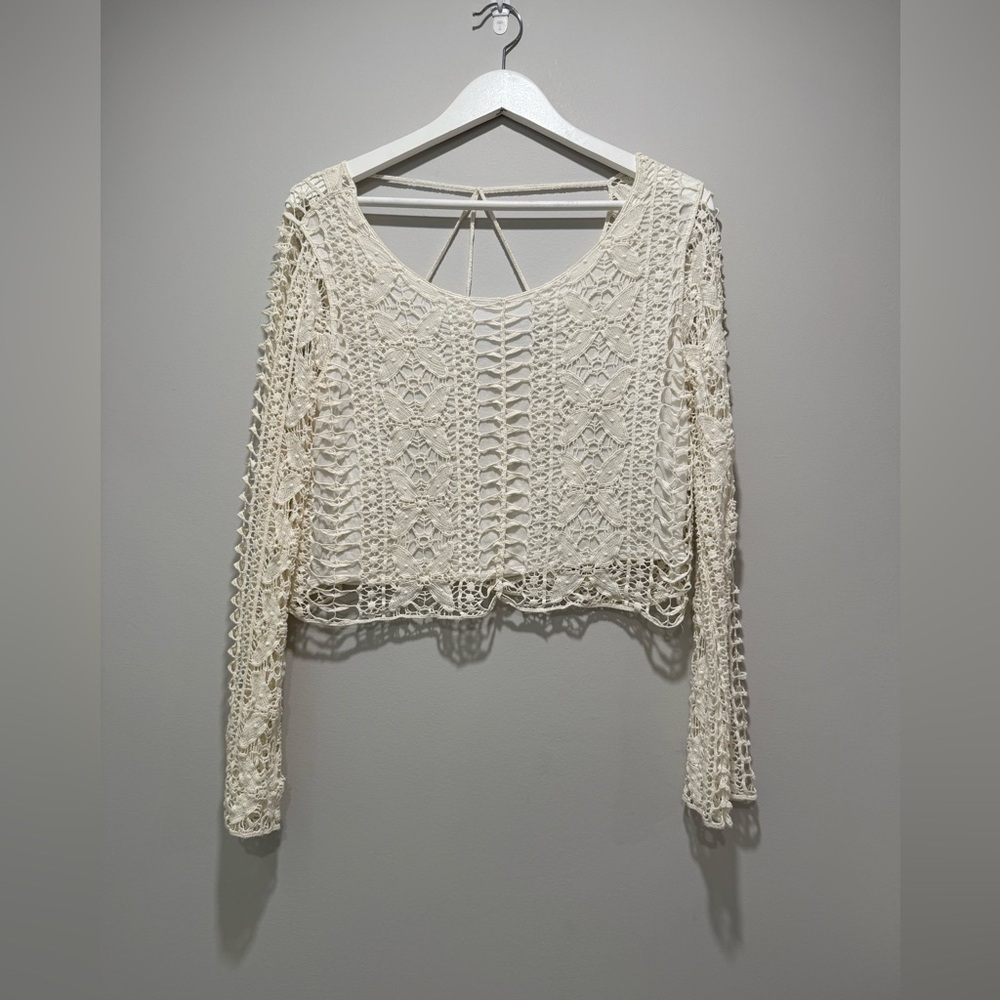 Forever 21 Elegant Cream Crochet Lace Top Size L